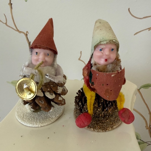 Vintage Elf Pixie Pinecone Gnome - Christmas Spun Cotton Gnome Figurines - 1950s - Picture 1 of 8